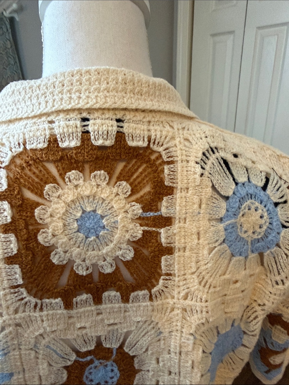 Liv Los Angelos Crochet Button-Up Lightweight Top - Cream, Blue & Brown Med ❤️ - Picture 5 of 8